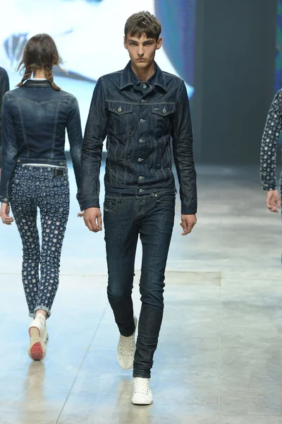Look 35